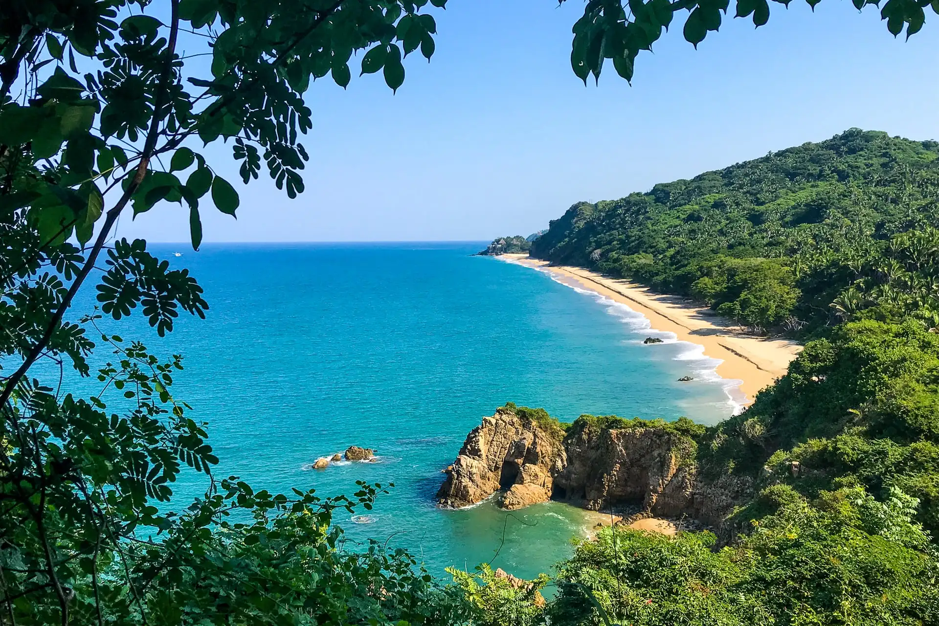 The Pacific coast of Nayarit — jungle, turquoise water, and the landscape that surrounds Vitoluna